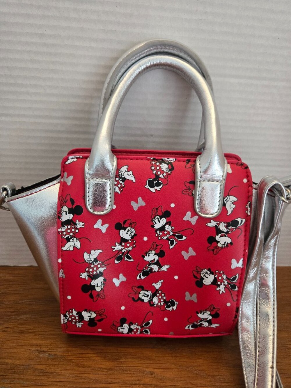 WOW a Disney Red and Silver Minnie Mouse Bag